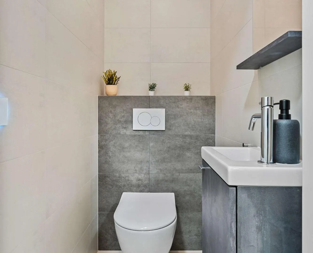 Stylish Apt With Balcony Wifi & Free Parking Luxembourg 0*,  Luxembourg