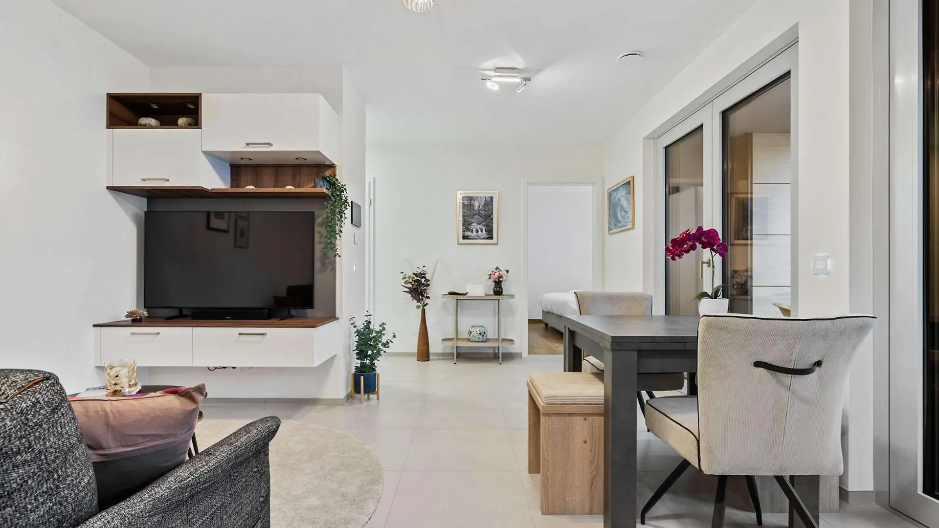 Stylish Apt With Balcony Wifi & Free Parking Luxembourg