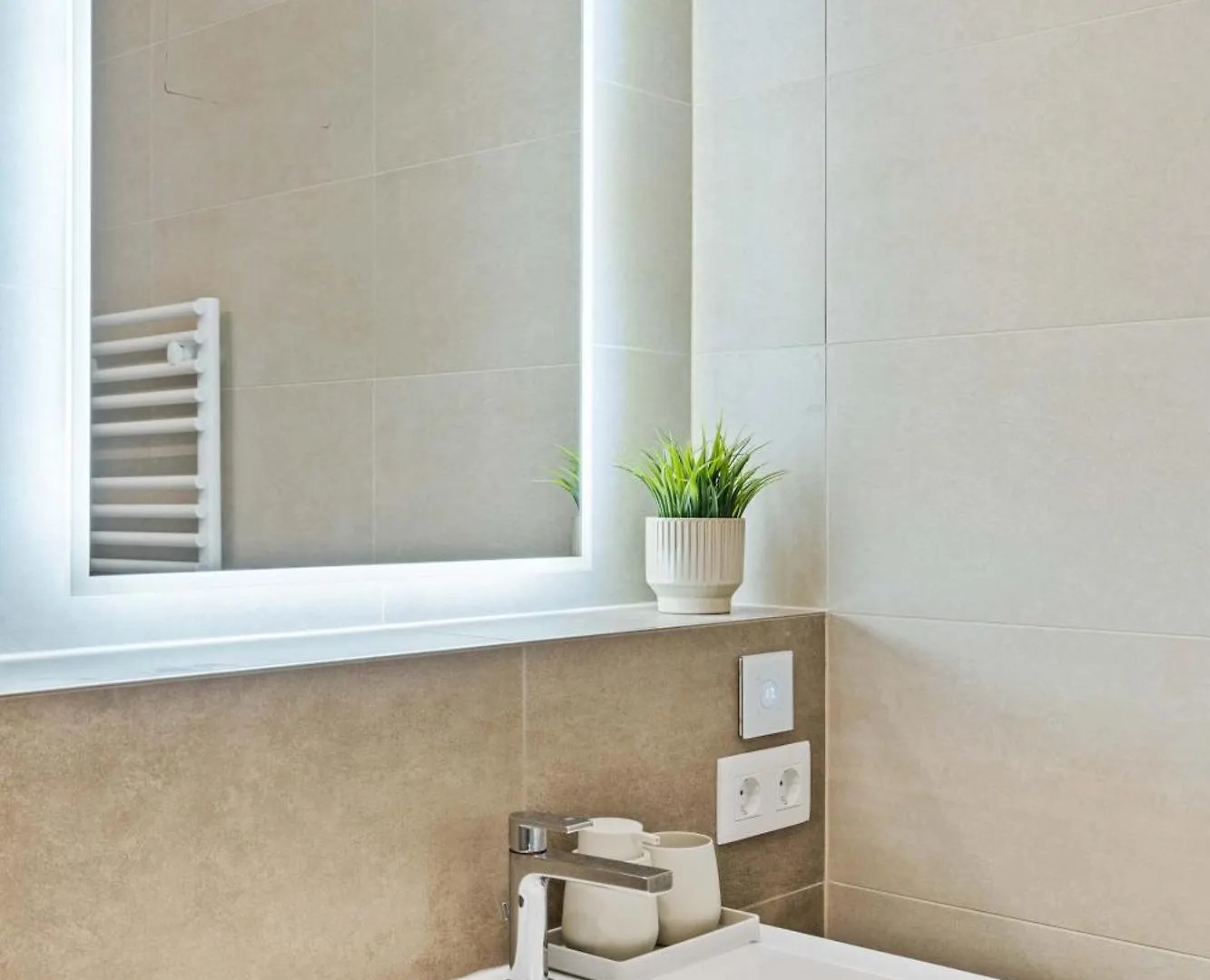 Apartment Stylish Apt With Balcony Wifi & Free Parking Luxembourg