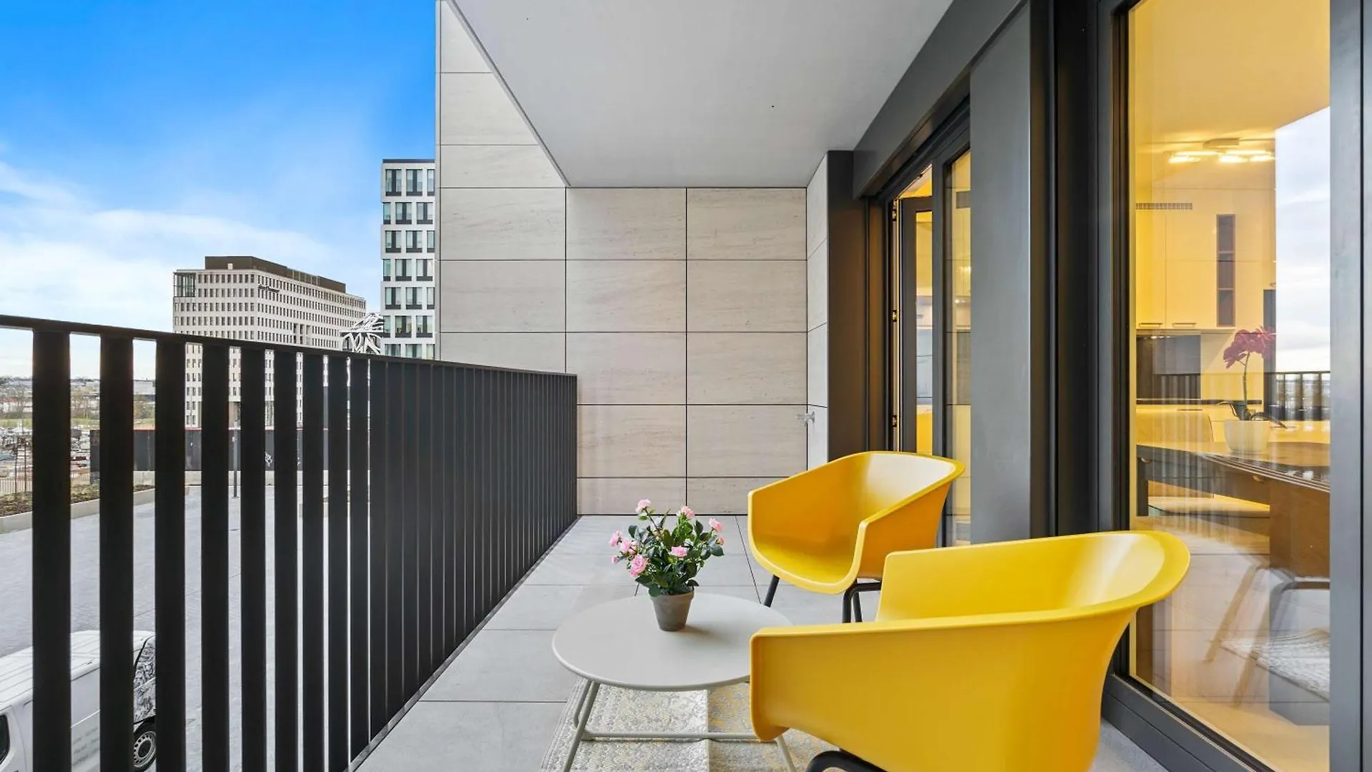 Stylish Apt With Balcony Wifi & Free Parking Luxembourg Apartment
