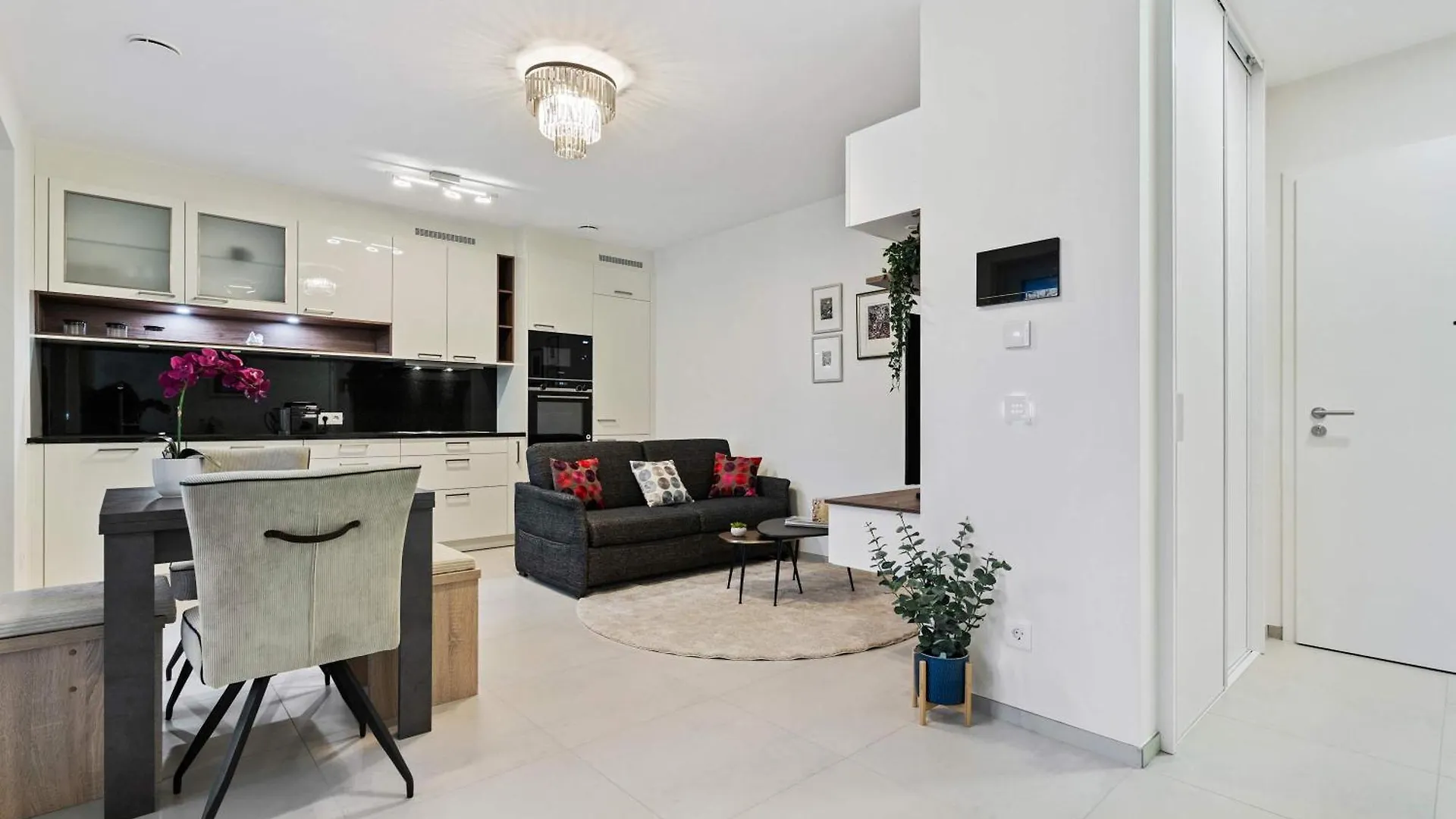 Stylish Apt With Balcony Wifi & Free Parking Luxembourg