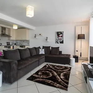 Apartment Luxury Penthouse With 3 Balconies -2 Bedrooms -petrus View & Parking, Luxembourg